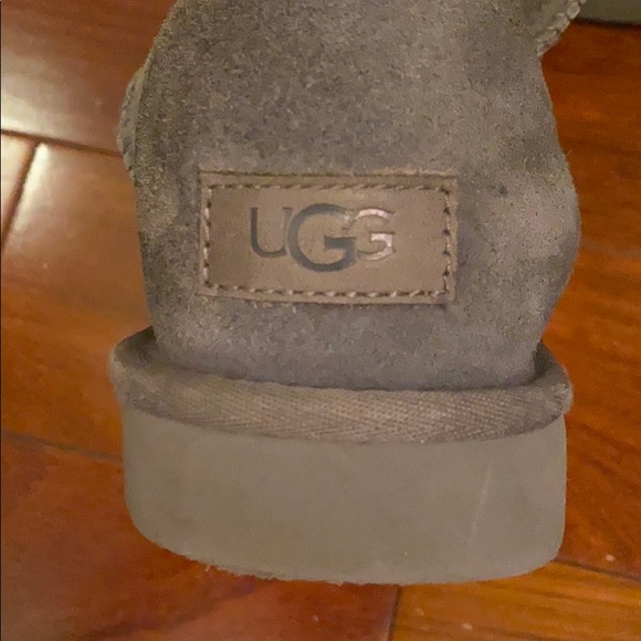 Grey Size 9 UGGs - Picture 4 of 4